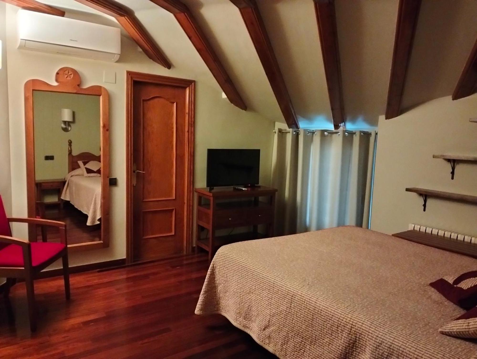 Hotel Aragueells Benasque Eksteriør bilde