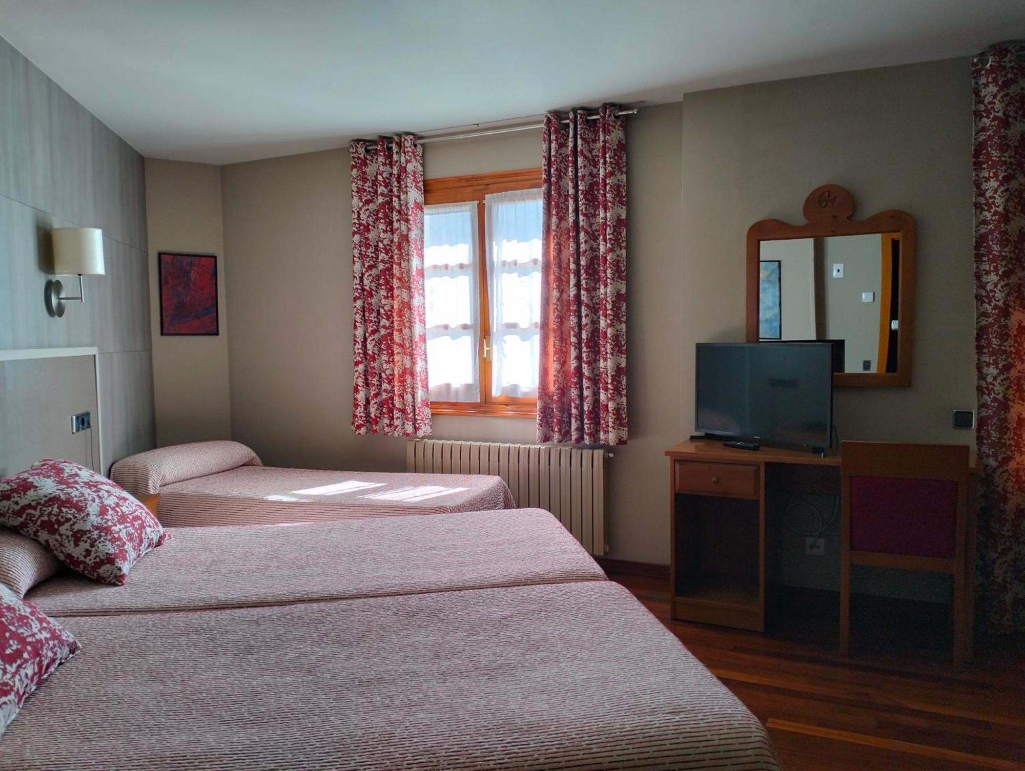 Hotel Aragueells Benasque Eksteriør bilde