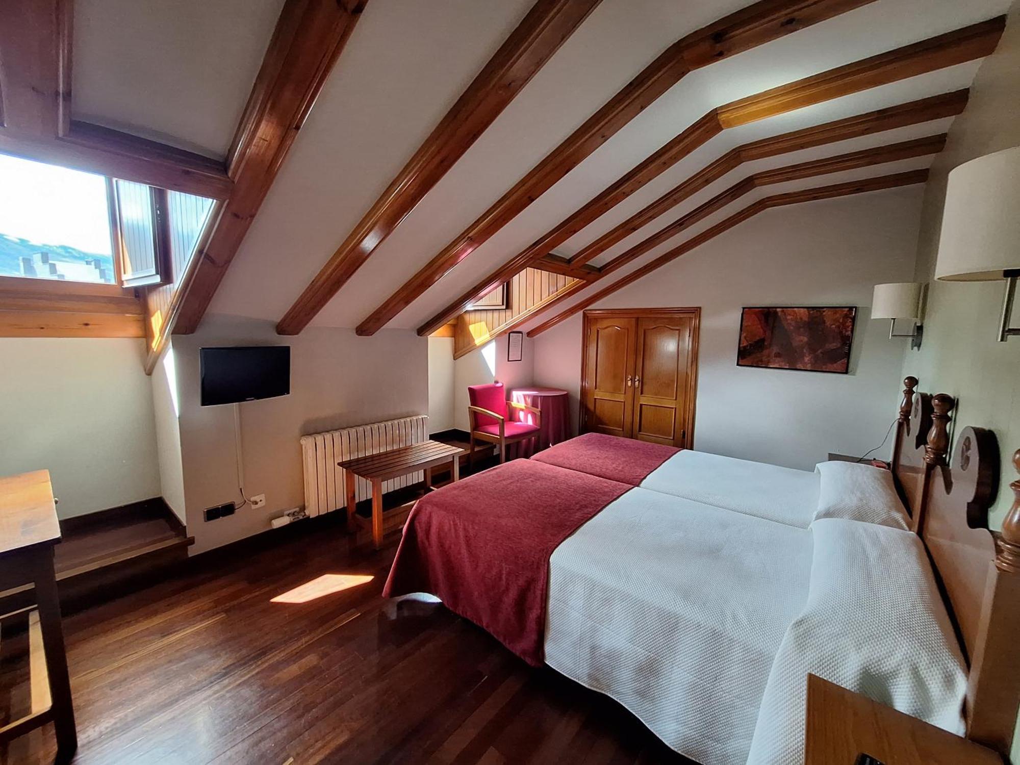 Hotel Aragueells Benasque Eksteriør bilde
