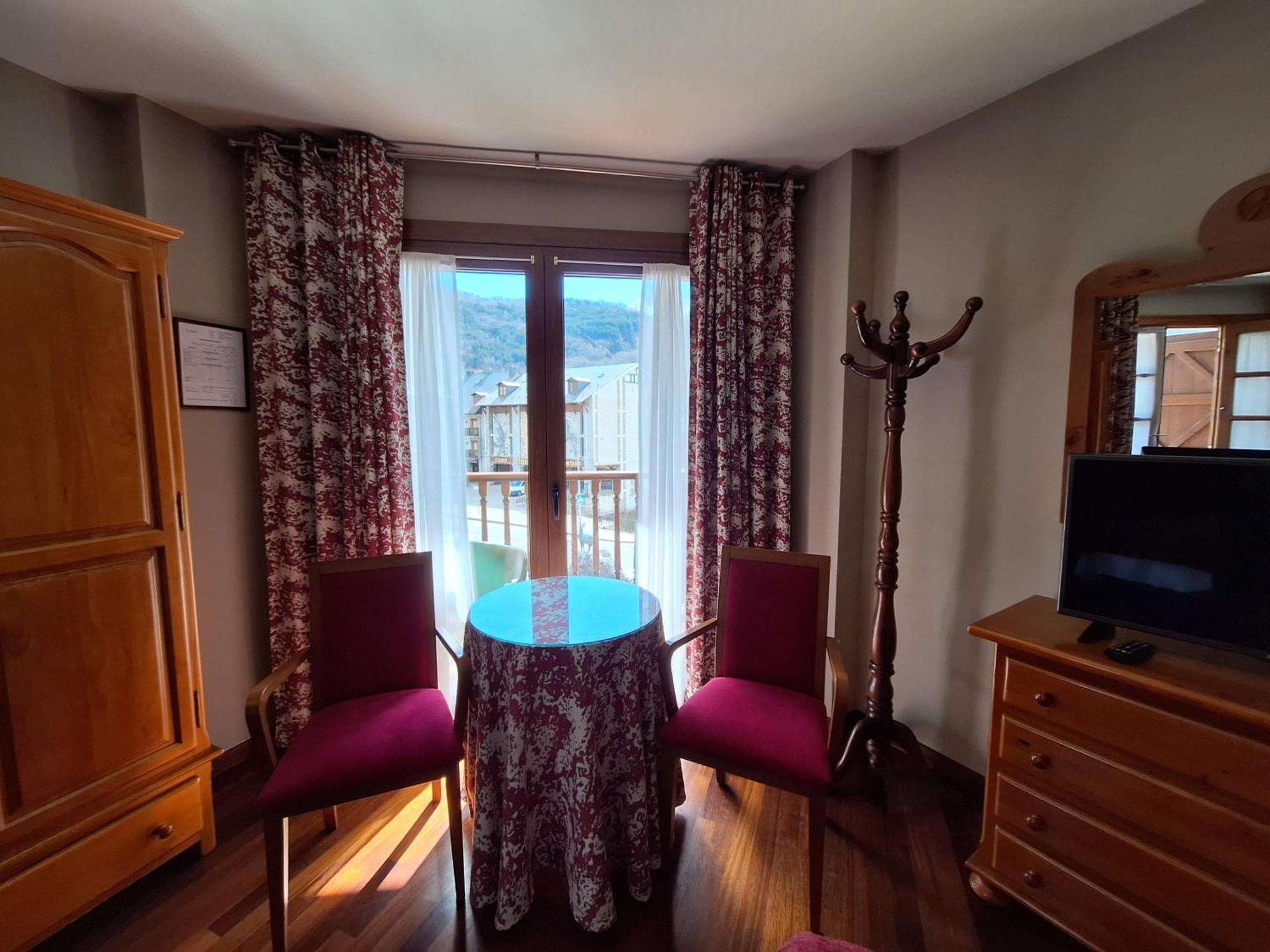 Hotel Aragueells Benasque Eksteriør bilde