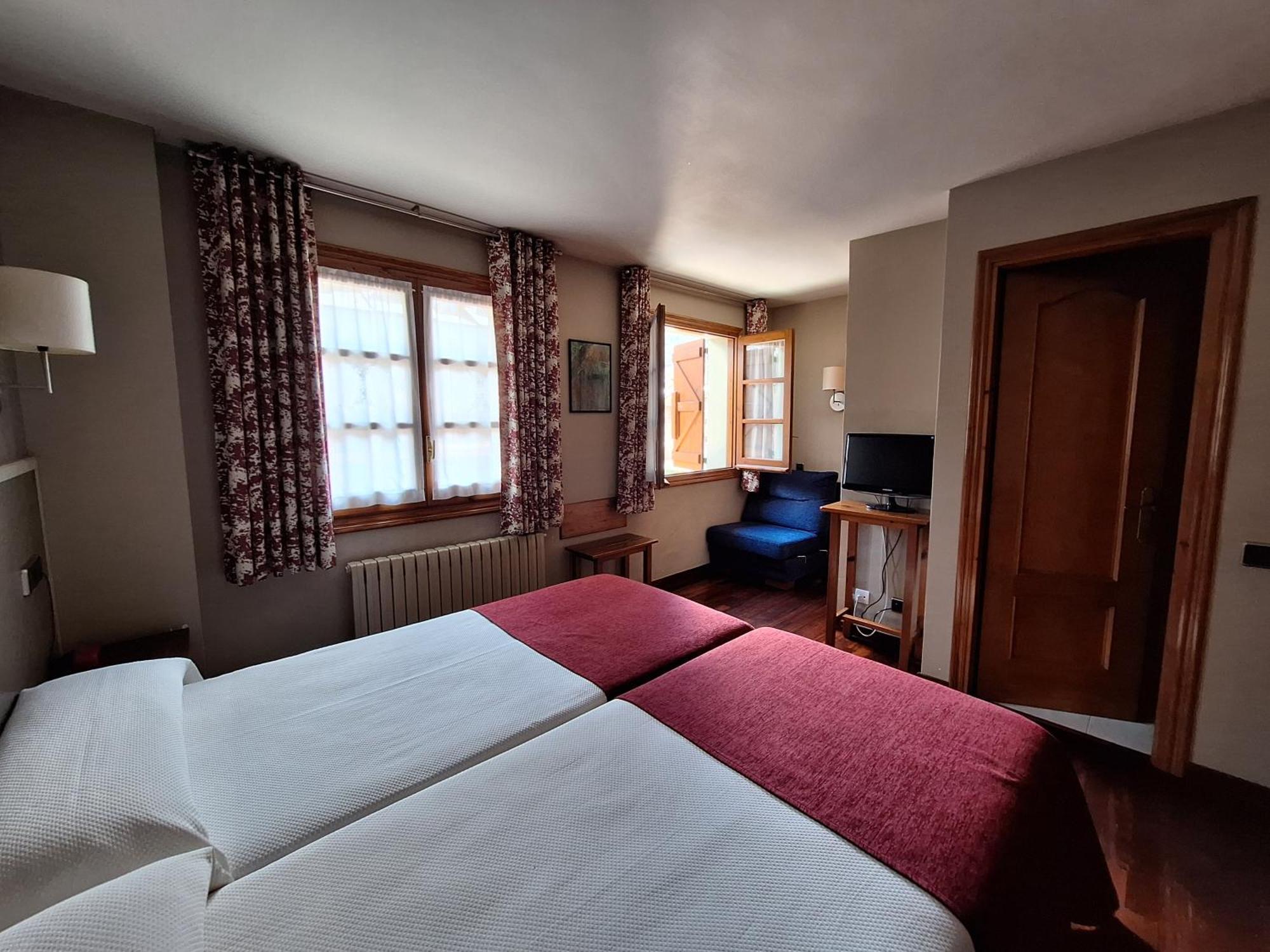 Hotel Aragueells Benasque Eksteriør bilde