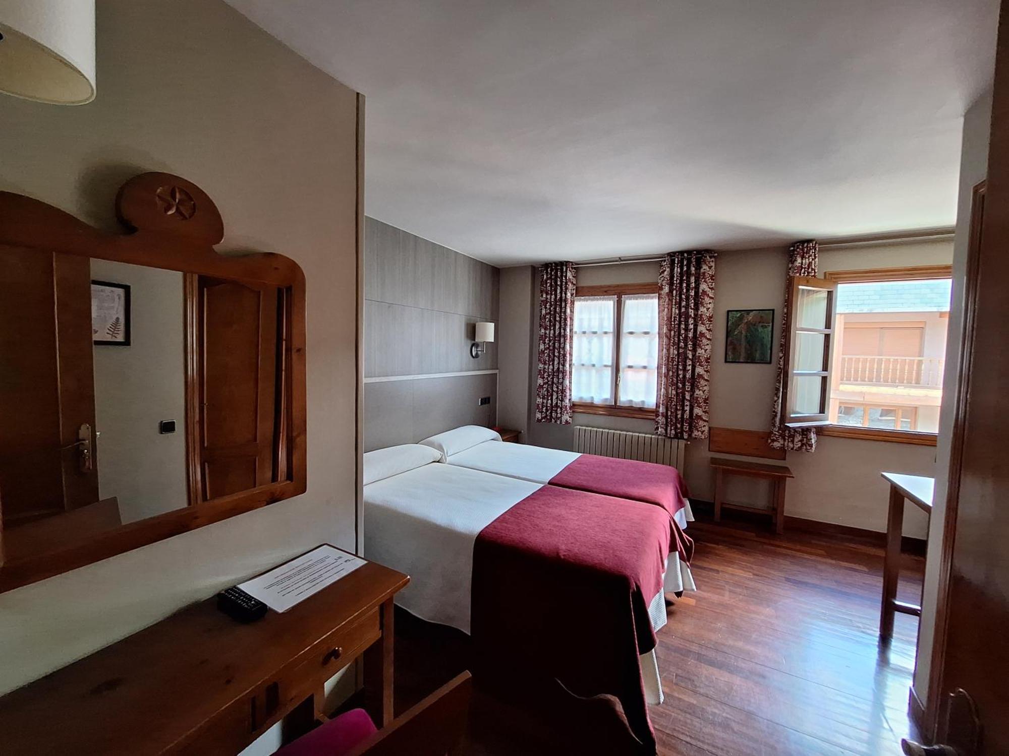 Hotel Aragueells Benasque Eksteriør bilde